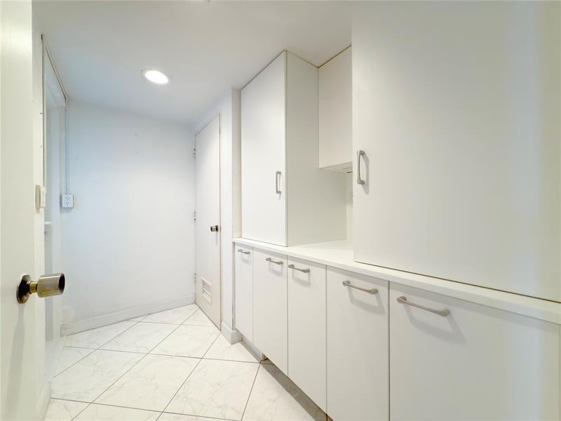 Image 19 of 25 For 2000 Ocean Dr  510
