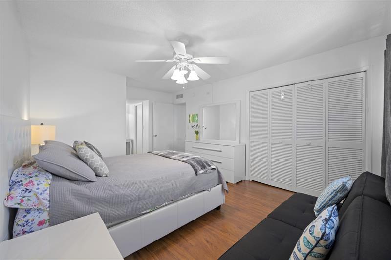 Image 12 of 38 For 2901 Palm Aire Dr  502