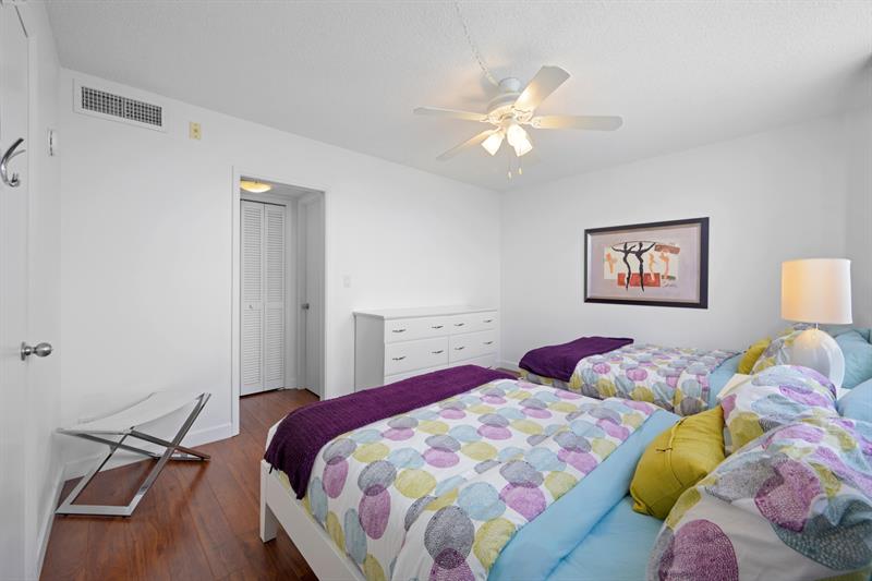 Image 14 of 38 For 2901 Palm Aire Dr  502