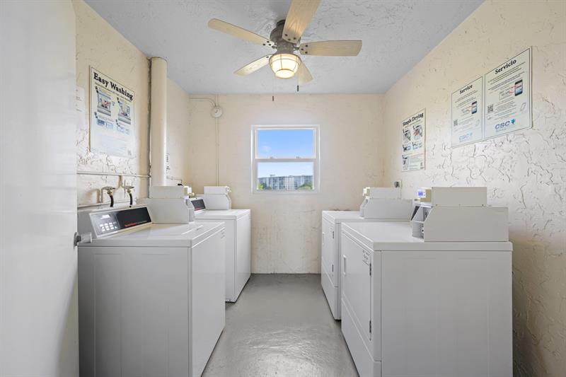Image 19 of 38 For 2901 Palm Aire Dr  502