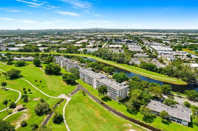 Image 29 of 38 For 2901 Palm Aire Dr  502