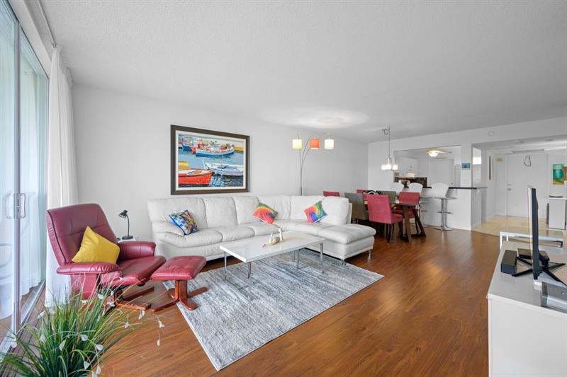 Image 3 of 38 For 2901 Palm Aire Dr  502
