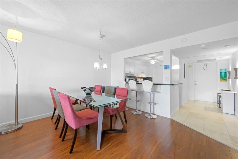 Image 7 of 38 For 2901 Palm Aire Dr  502