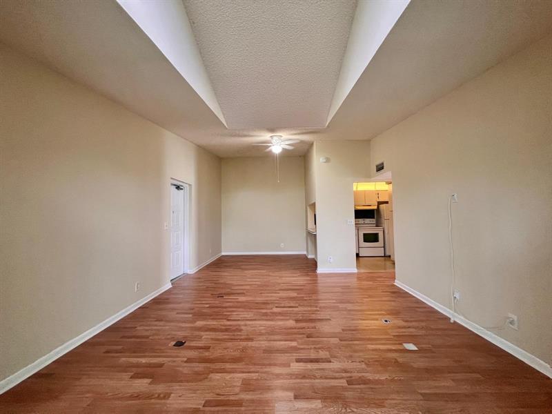 Image 10 of 28 For 1009 Green Pine Blvd  H3