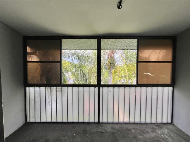 Image 11 of 28 For 1009 Green Pine Blvd  H3