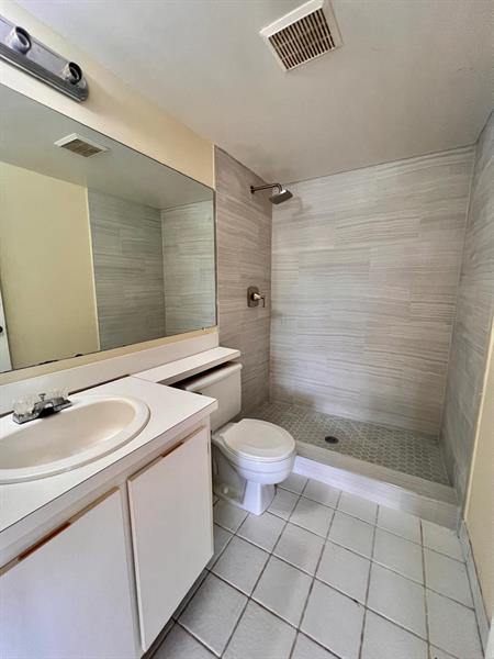 Image 14 of 28 For 1009 Green Pine Blvd  H3