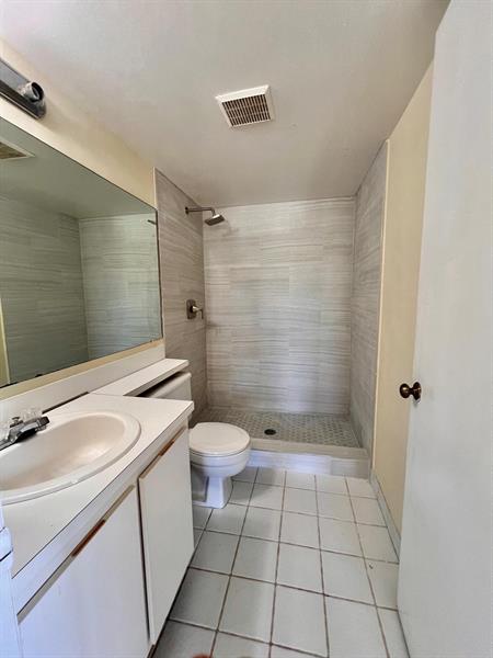 Image 24 of 28 For 1009 Green Pine Blvd  H3