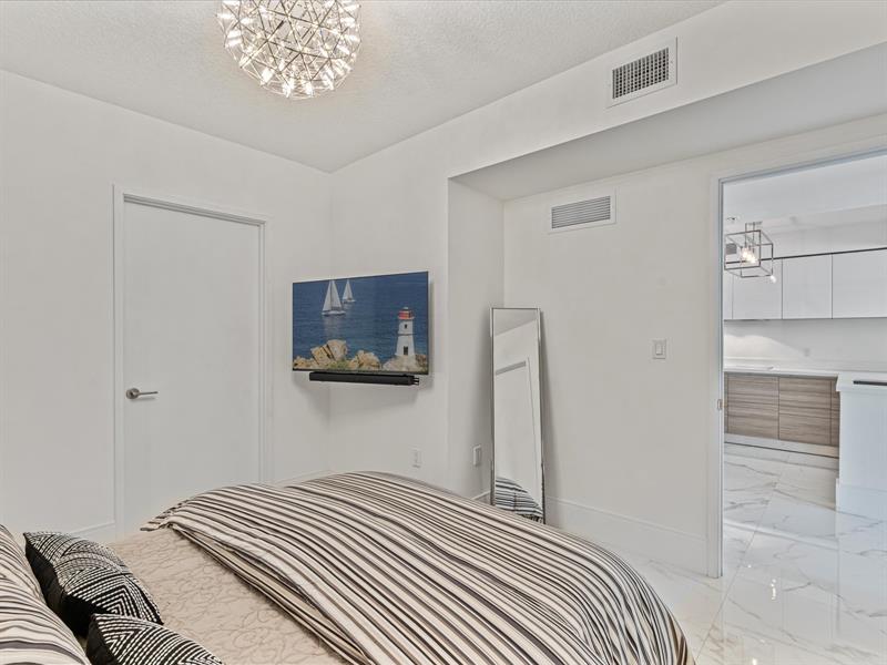 Image 26 of 28 For 300 Sunny Isles Blvd  4-705