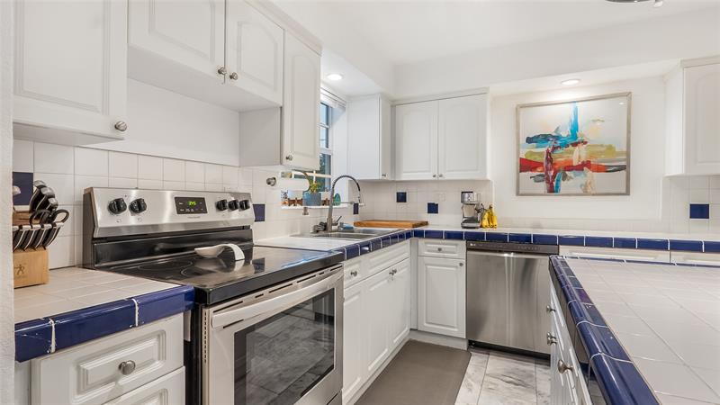 Image 15 of 49 For 152 59th Ave