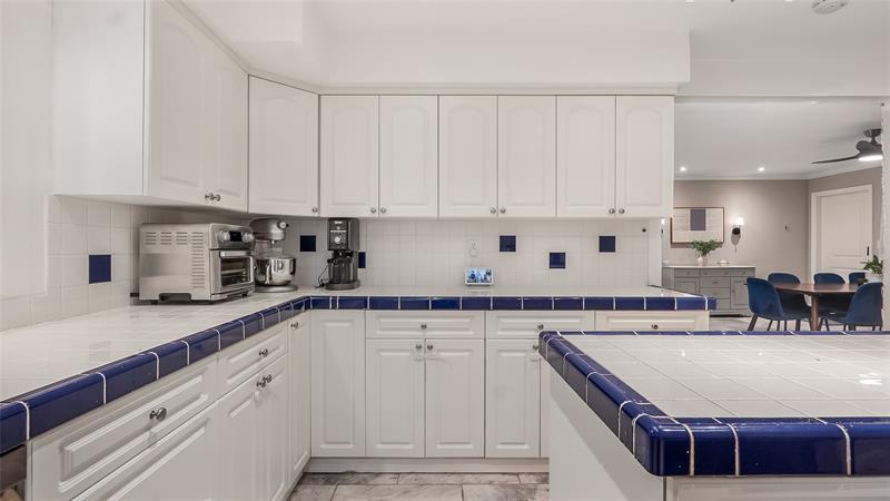 Image 16 of 49 For 152 59th Ave
