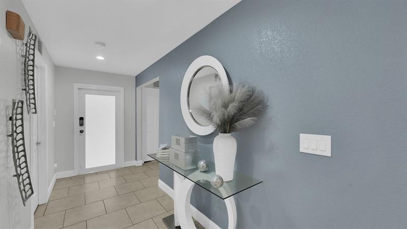 Image 12 of 31 For 713 6th St  