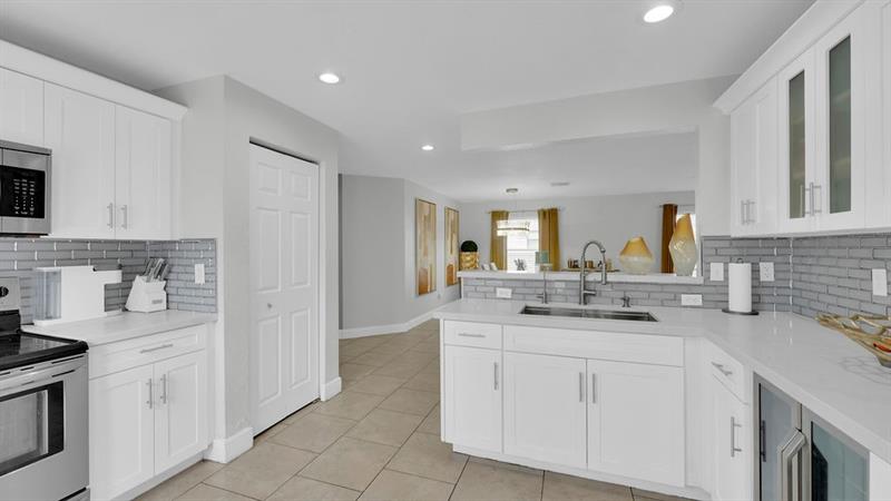 Image 16 of 31 For 713 6th St  