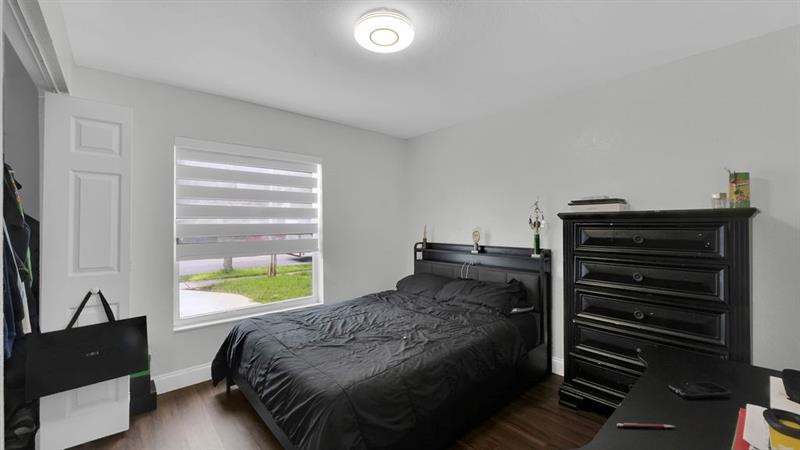Image 29 of 31 For 713 6th St  