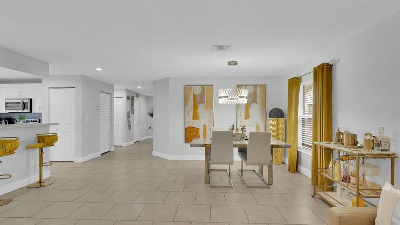 Image 4 of 31 For 713 6th St  