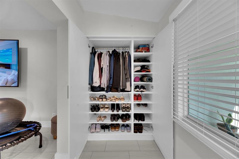 Image 15 of 61 For 2633 3rd Ave