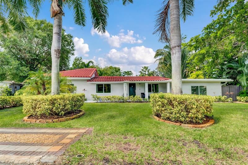 Image 2 of 61 For 2633 3rd Ave
