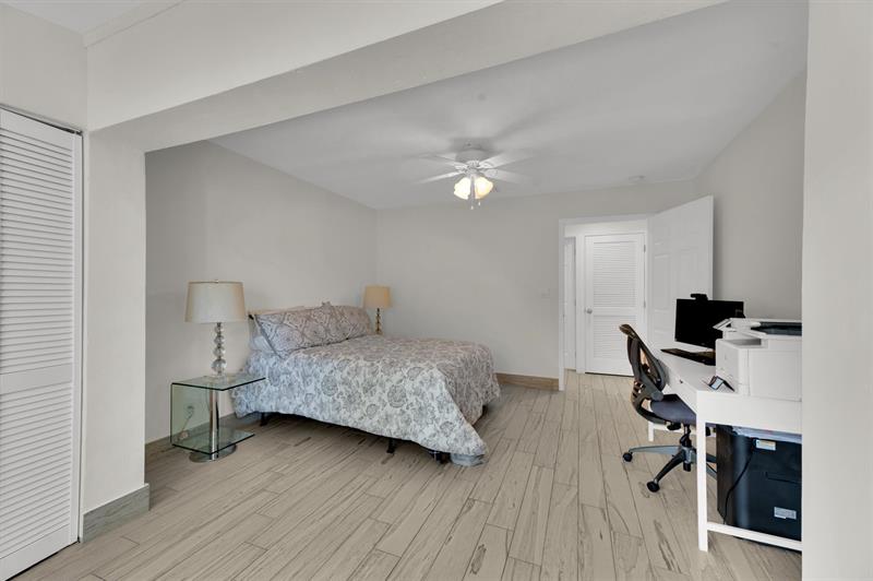 Image 30 of 61 For 2633 3rd Ave