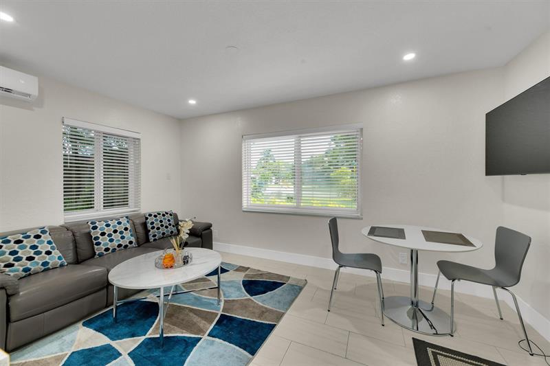Image 43 of 61 For 2633 3rd Ave