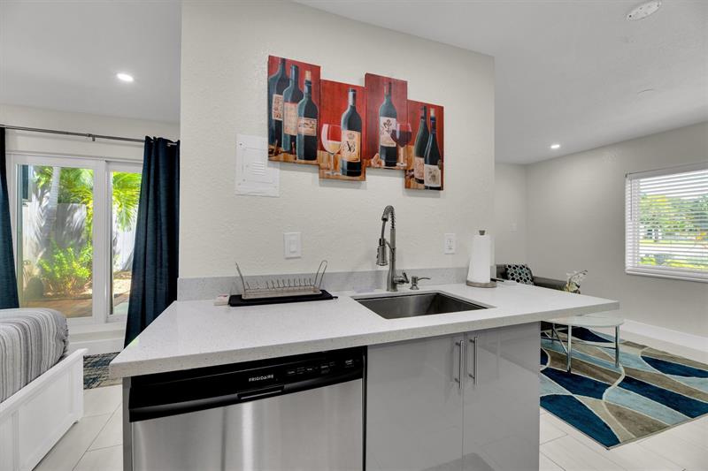 Image 45 of 61 For 2633 3rd Ave