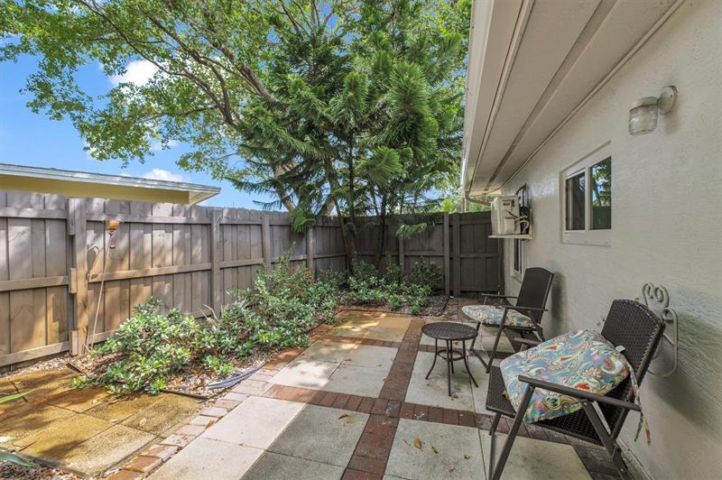 Image 53 of 61 For 2633 3rd Ave