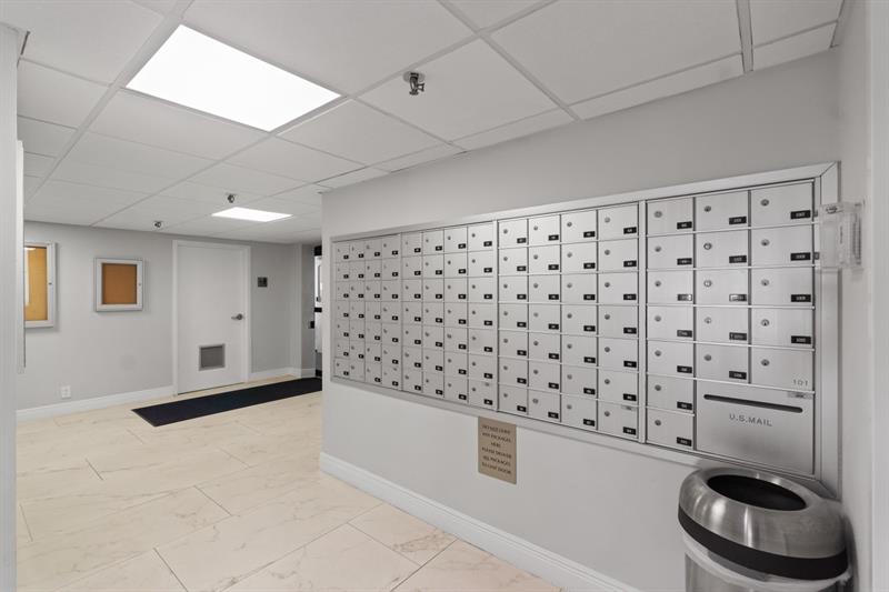 Image 11 of 47 For 3221 Ocean Blvd  806