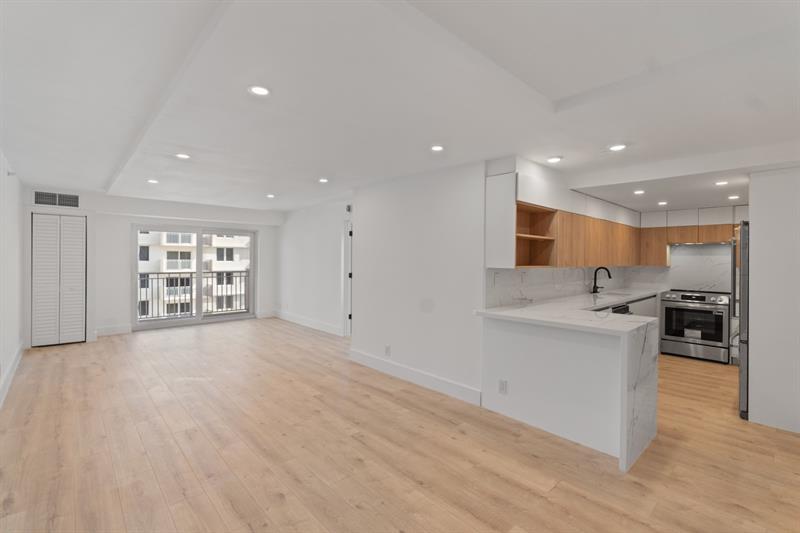 Image 16 of 47 For 3221 Ocean Blvd  806