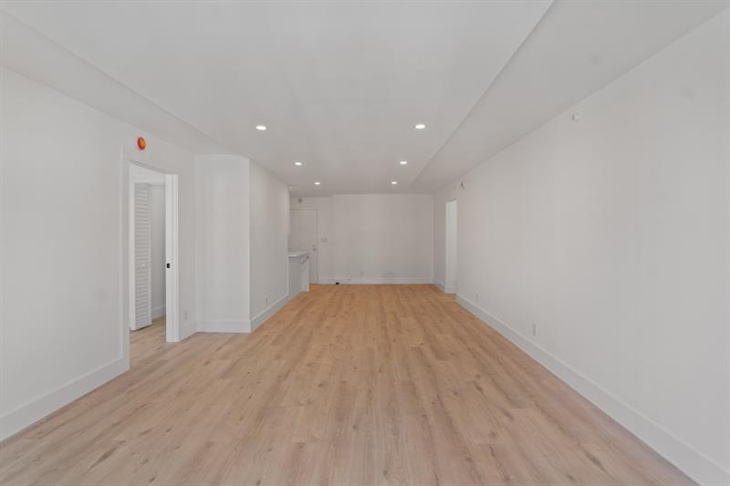 Image 23 of 47 For 3221 Ocean Blvd  806