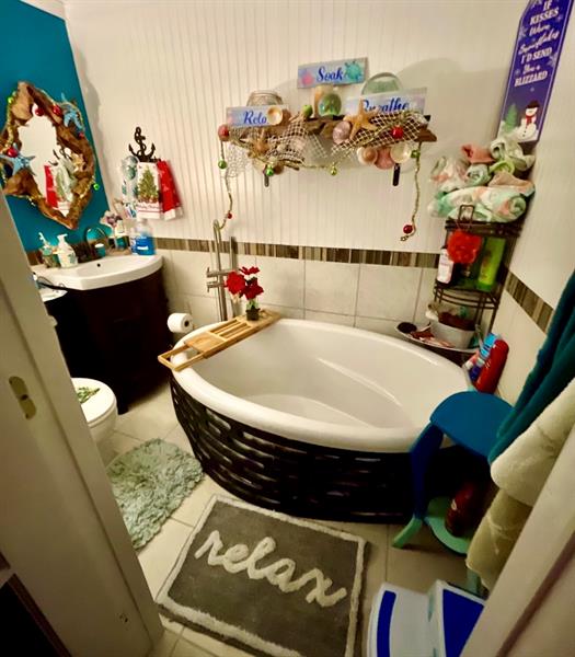 Image 26 of 41 For 28 Peaceful Pl