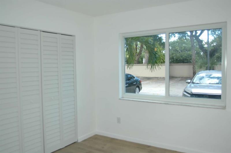 Image 10 of 18 For 7720 Camino Real  E108