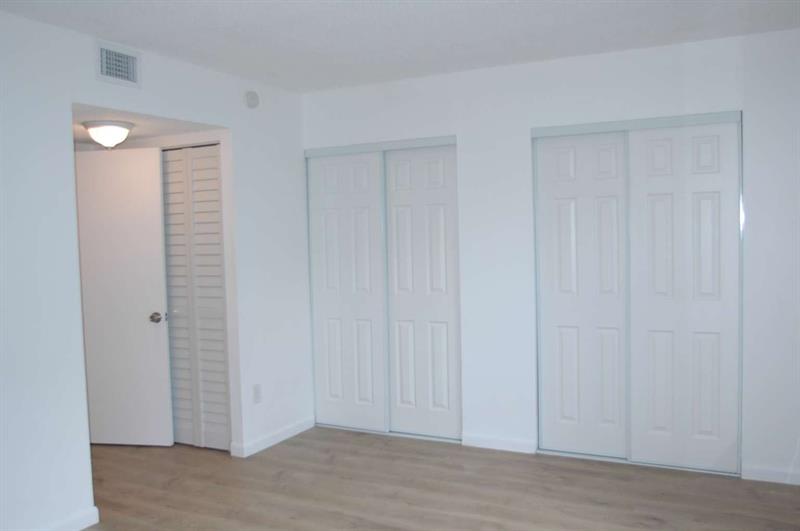 Image 14 of 18 For 7720 Camino Real  E108