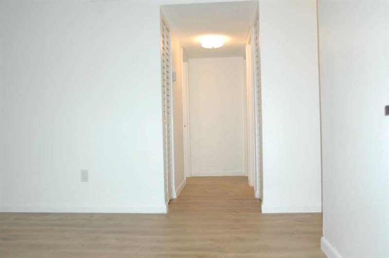Image 15 of 18 For 7720 Camino Real  E108