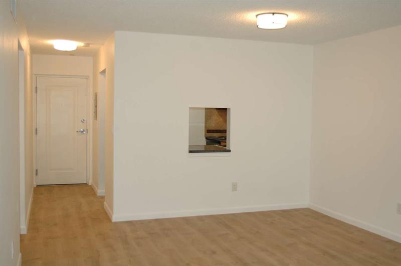 Image 3 of 18 For 7720 Camino Real  E108
