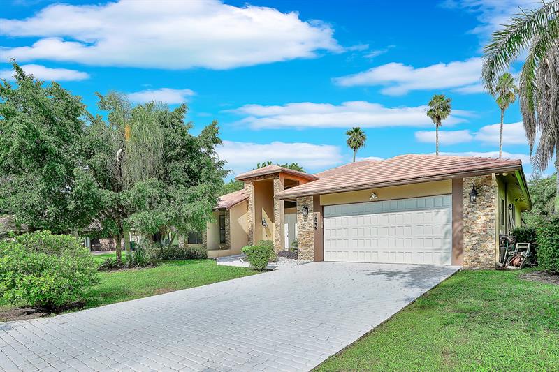 Details for 645 102nd Ave, Coral Springs, FL 33071