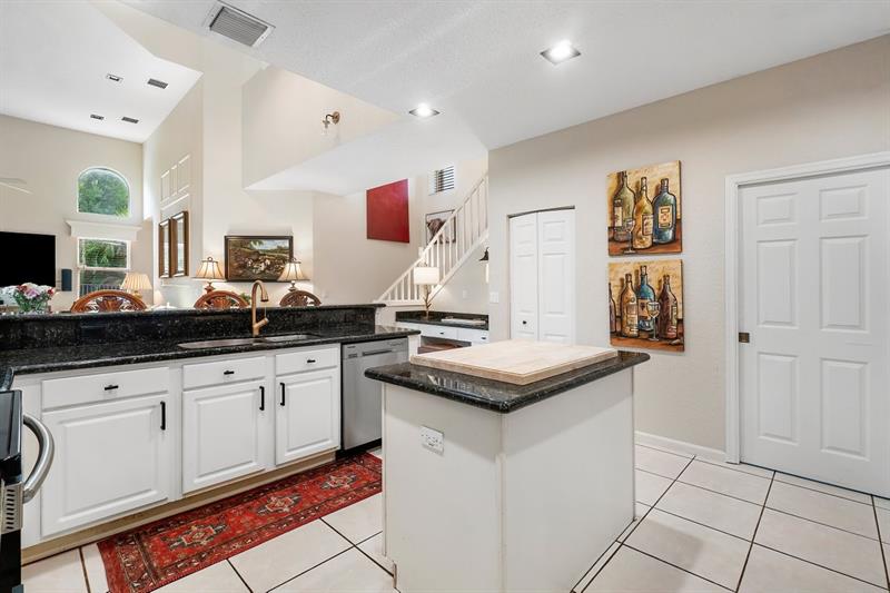 Image 14 of 37 For 15395 Whispering Willow Dr