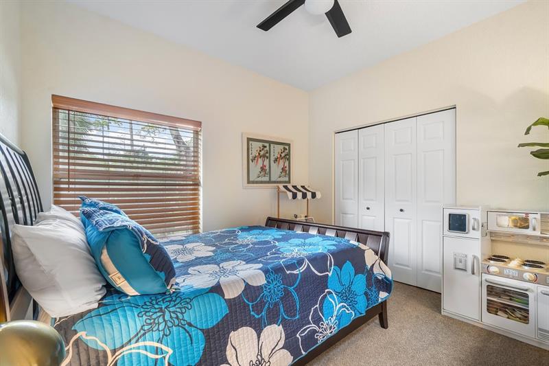 Image 29 of 37 For 15395 Whispering Willow Dr