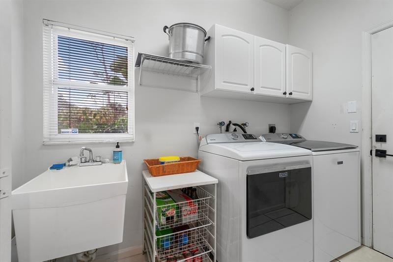 Image 31 of 37 For 15395 Whispering Willow Dr