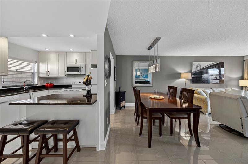 Image 26 of 42 For 2781 Pine Island Rd  312
