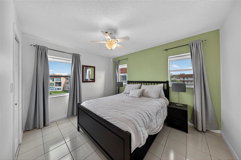 Image 31 of 42 For 2781 Pine Island Rd  312