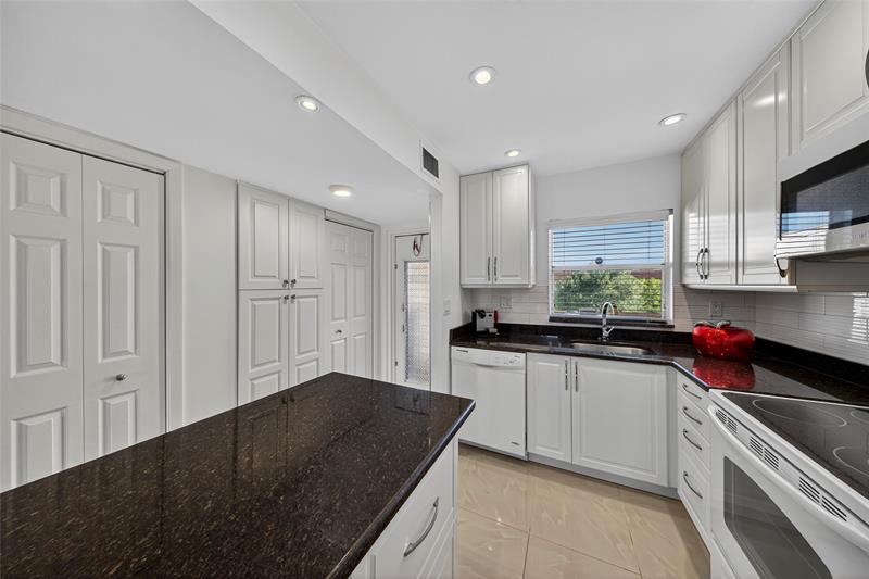 Image 8 of 42 For 2781 Pine Island Rd  312