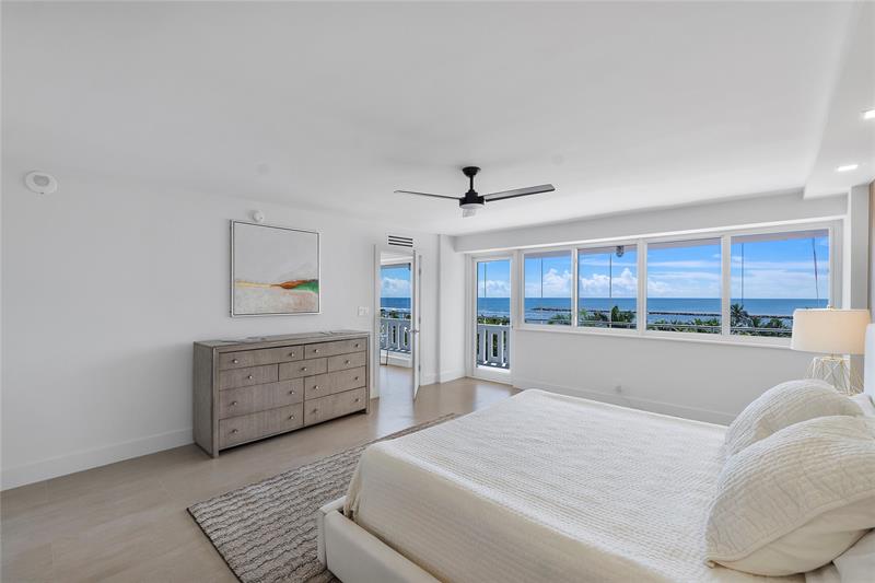 Image 19 of 68 For 2000 Ocean Dr  610
