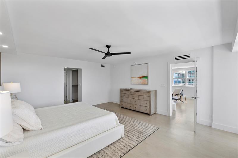 Image 20 of 68 For 2000 Ocean Dr  610