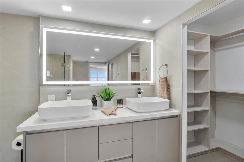 Image 29 of 68 For 2000 Ocean Dr  610