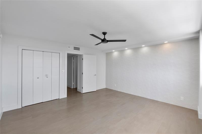 Image 36 of 68 For 2000 Ocean Dr  610