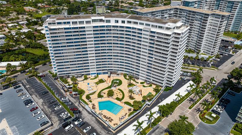 Image 55 of 68 For 2000 Ocean Dr  610