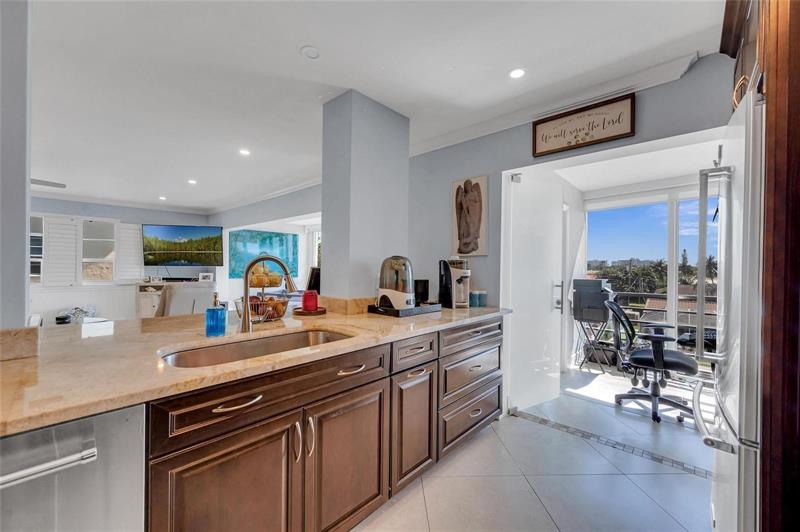 Image 14 of 52 For 3050 47th Ct  301