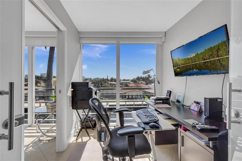 Image 23 of 52 For 3050 47th Ct  301