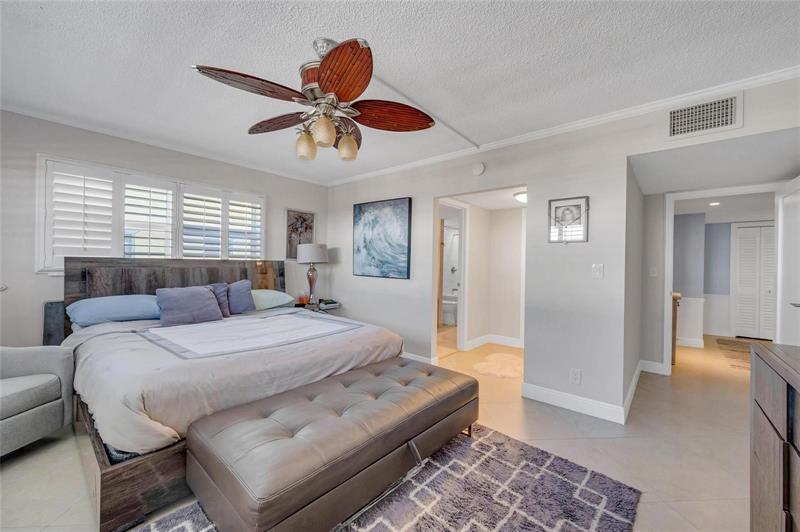 Image 31 of 52 For 3050 47th Ct  301