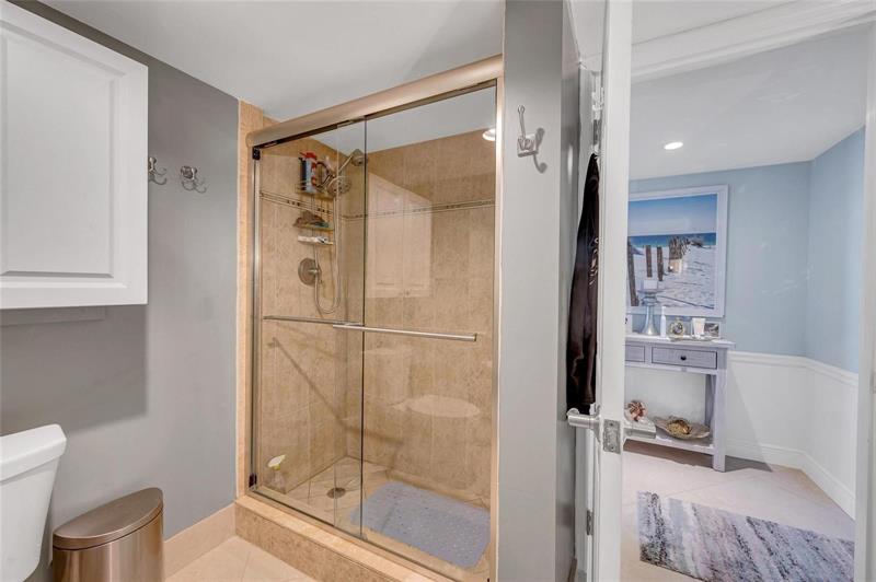 Image 39 of 52 For 3050 47th Ct  301
