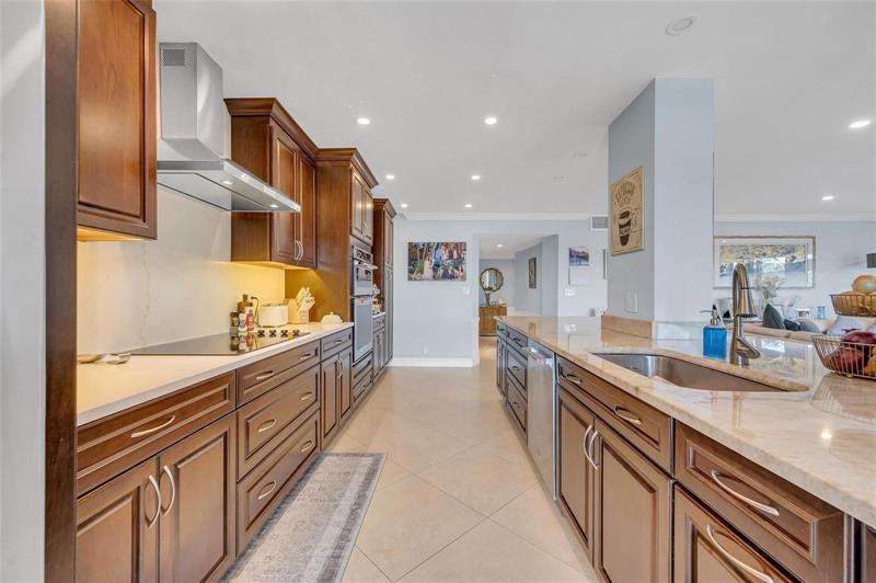 Image 8 of 52 For 3050 47th Ct  301