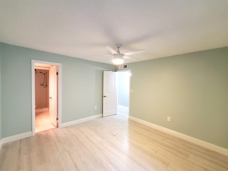 Image 14 of 27 For 1021 Mockingbird Ln  406